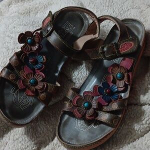 L'ARTISTE spring step sz 39 or 8.5 sandals